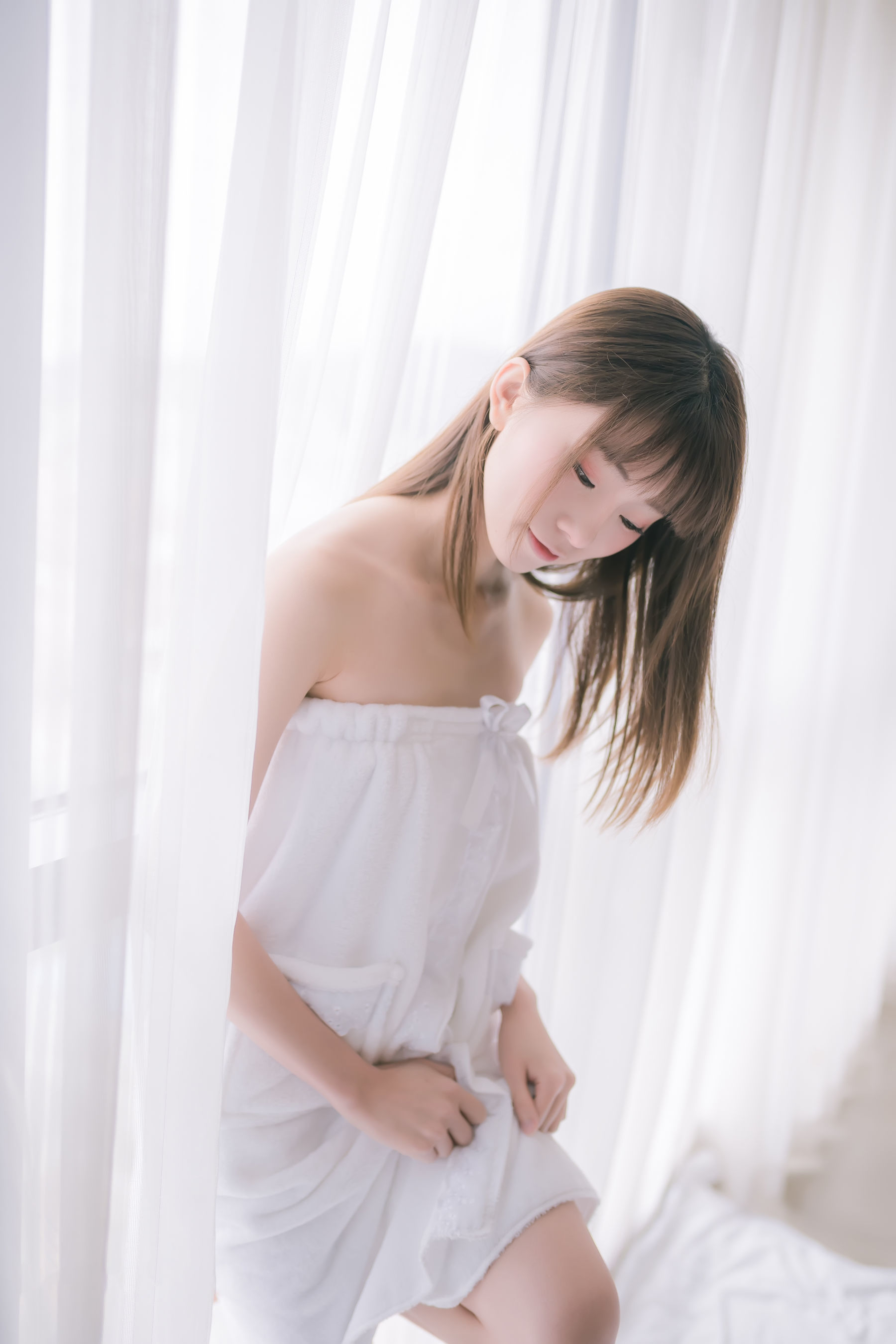 [网红COSER] Kitaro_绮太郎 – 纯白浴巾 写真集